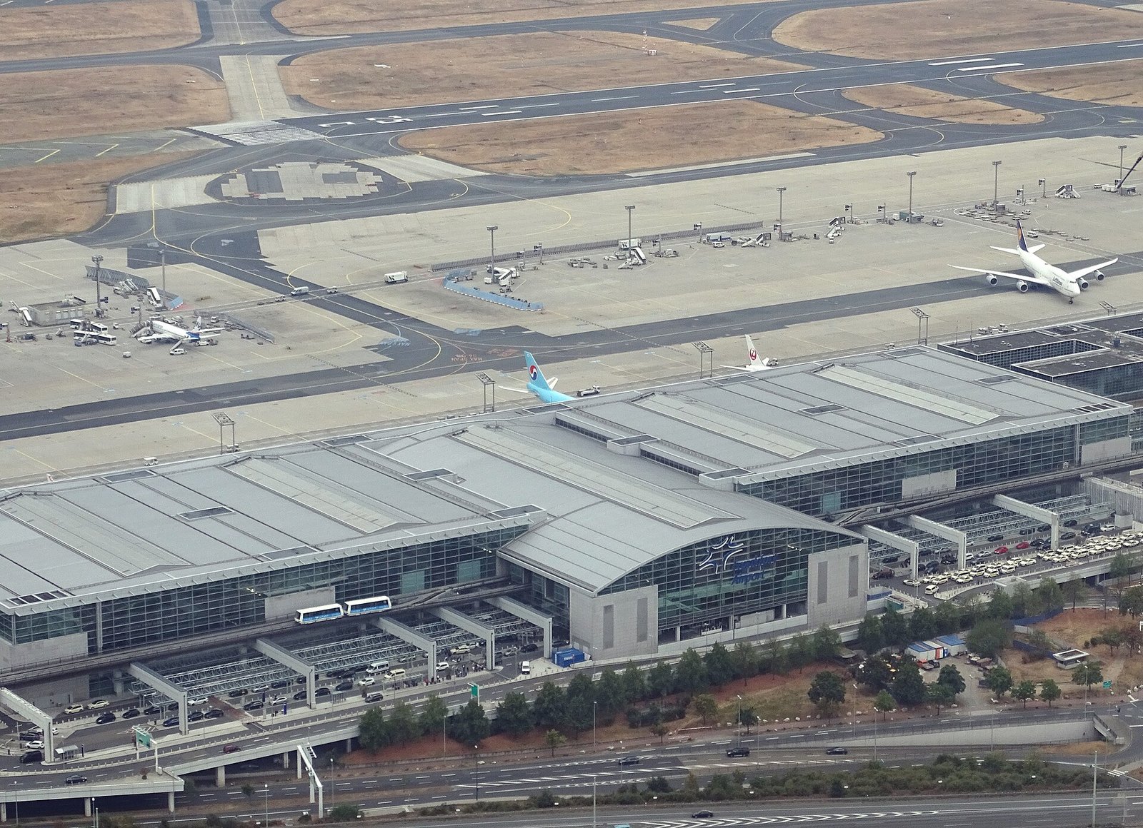 Flughafentransfer Frankfurt Flughafen (FRA) Flughafen Frankfurt (FRA) – Terminal und Vorfeld