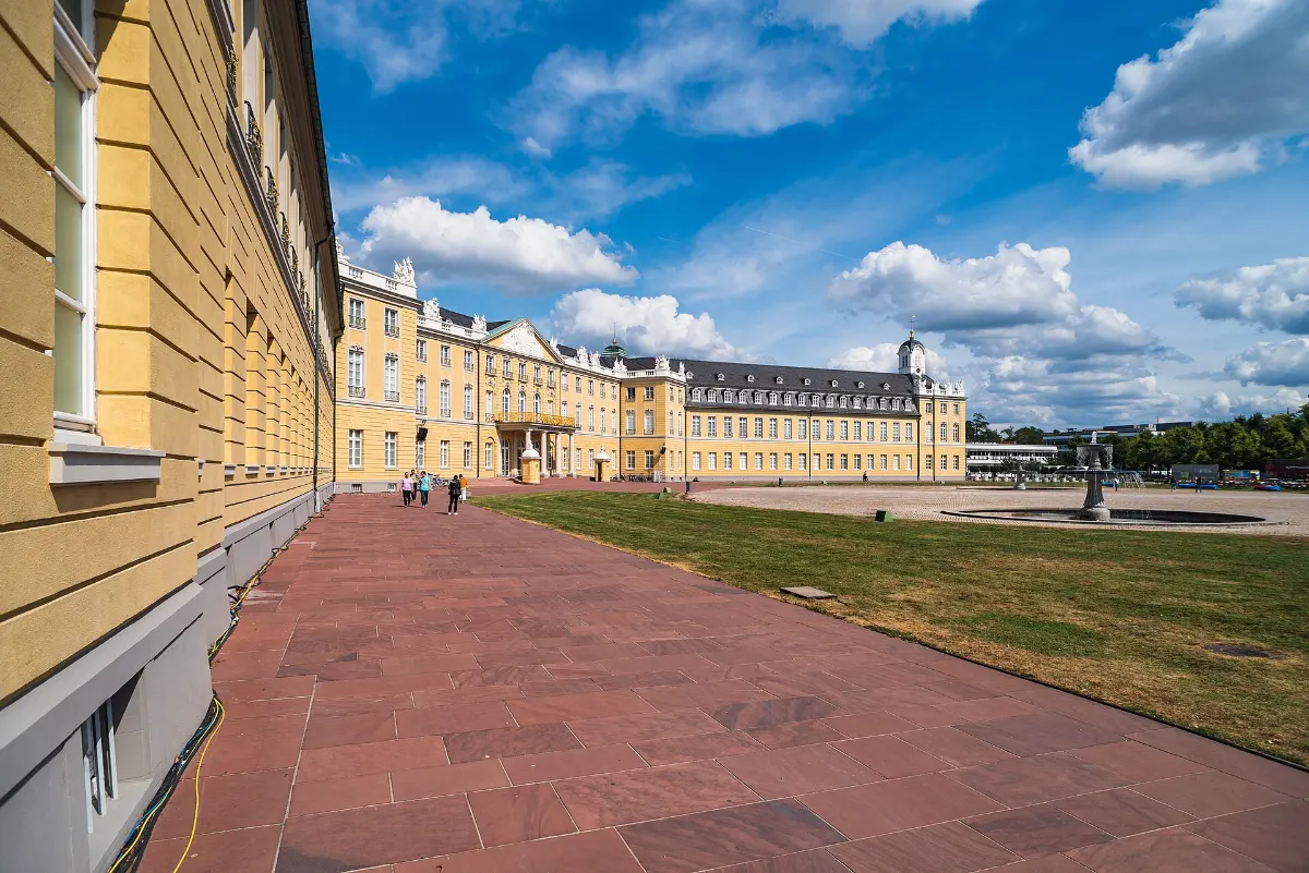 Frankfurt Airport to Karlsruhe – Private Transfer at a Fixed Price Karlsruhe Palace, destination of a private transfer from Frankfurt Airport