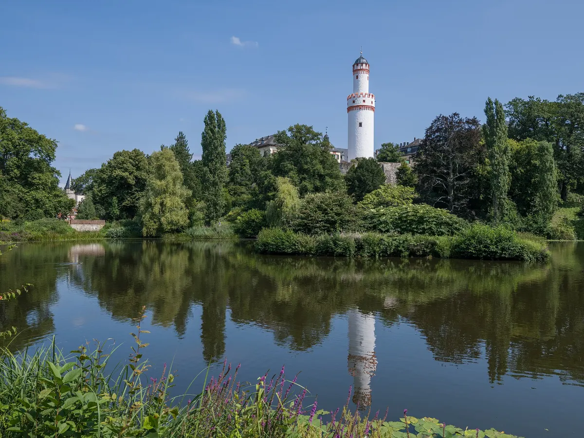 Frankfurt Airport to Bad Homburg – Private Transfer to the Taunus Palace and palace gardens in Bad Homburg vor der Höhe, destination of a transfer from Frankfurt Airport